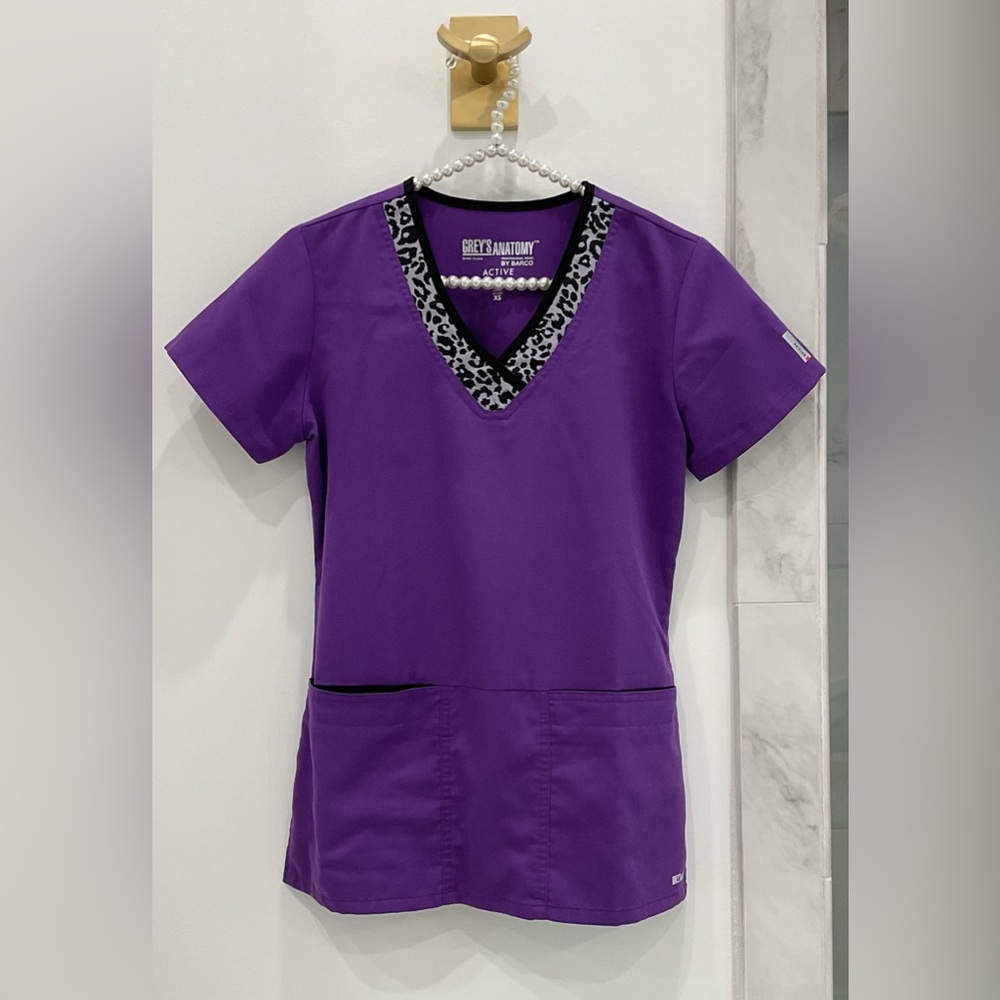 🔴GREY’S ANATOMY SCRUB TOP🔴